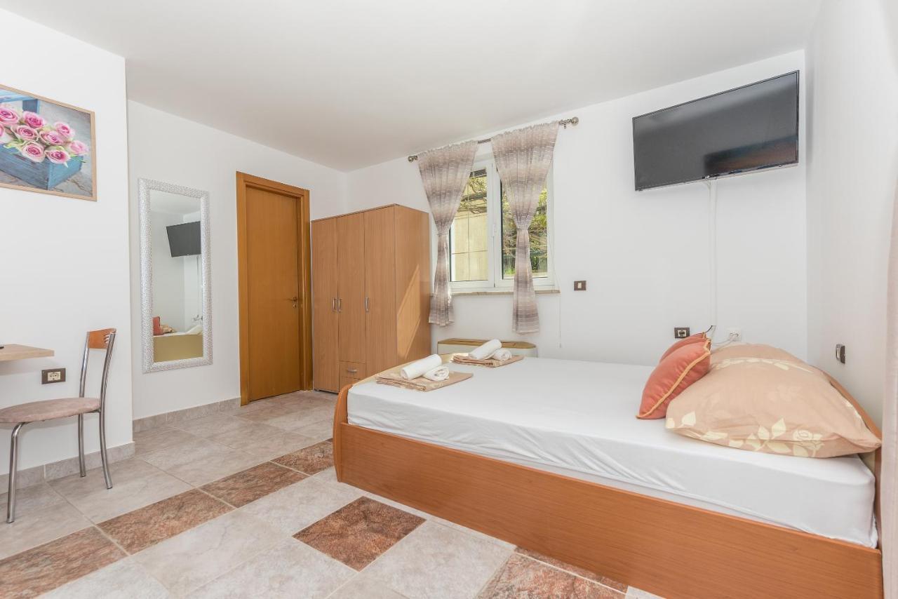 Villa Bozica - Sea View Stone Villa With Free Parking Makarska Exterior photo