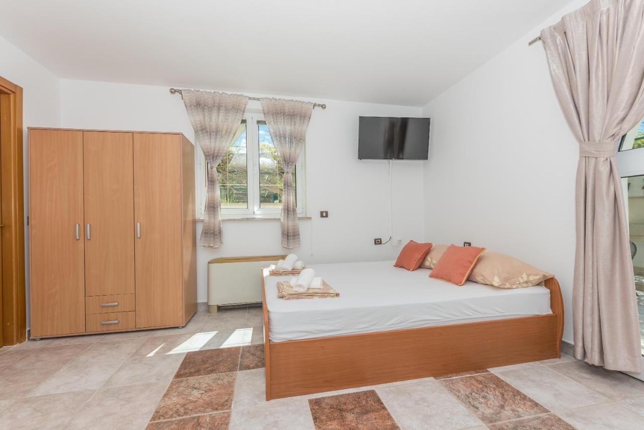 Villa Bozica - Sea View Stone Villa With Free Parking Makarska Exterior photo